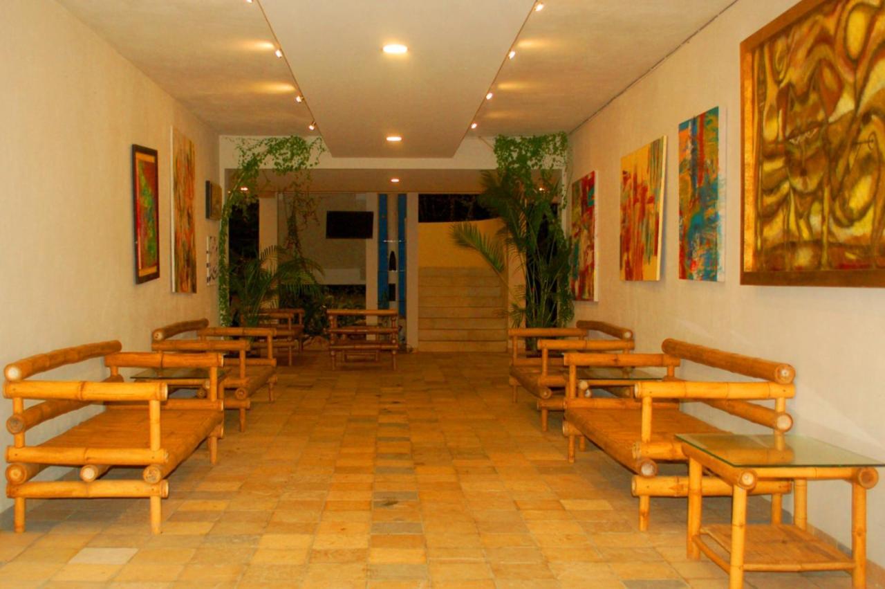 Axkan Tulum Bagian luar foto