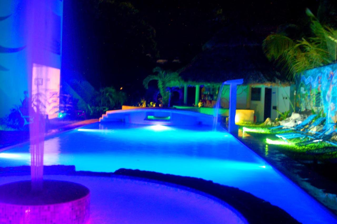 Axkan Tulum Bagian luar foto