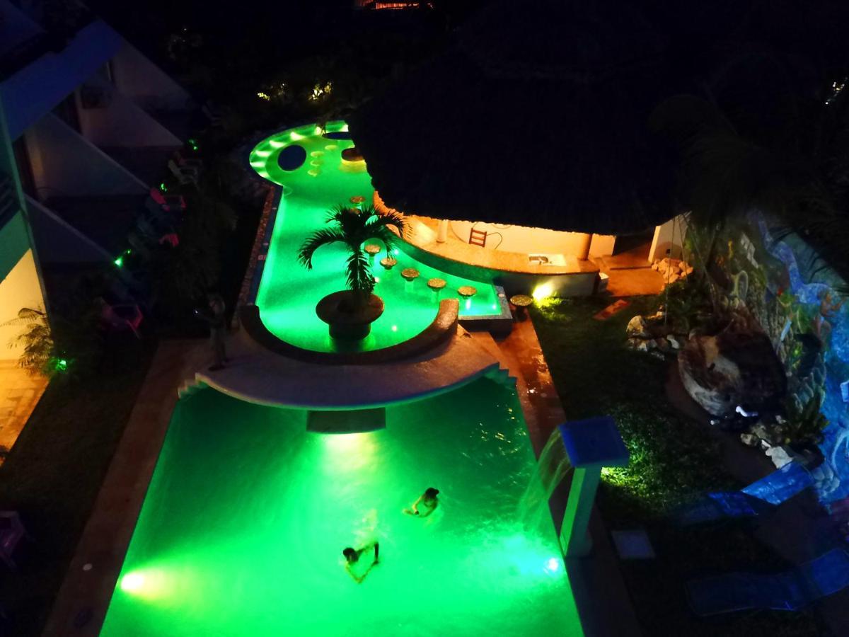 Axkan Tulum Bagian luar foto